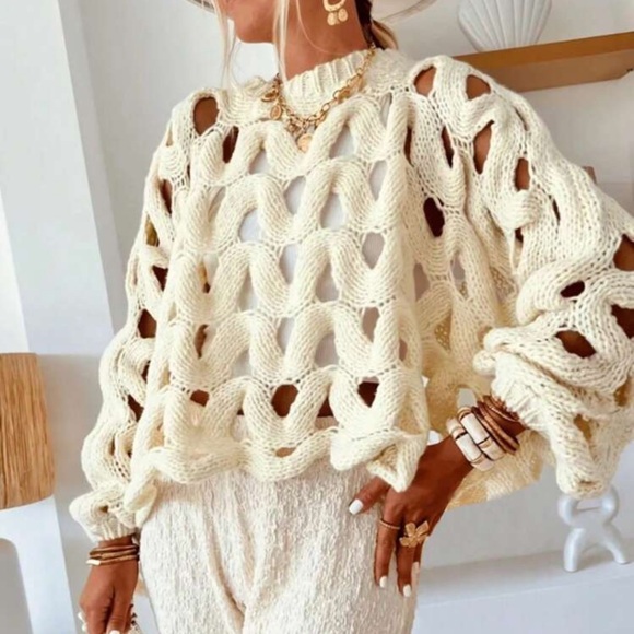 Sweaters - Cream Knit Sweater #holidays #winter